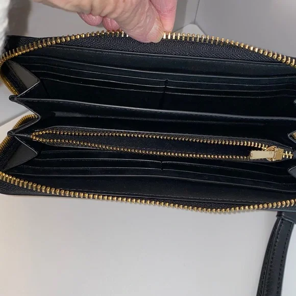 Coach Logo with Bee Print Wristlet Zip Around Accordion Style Wallet Like New - Picture 9 of 12